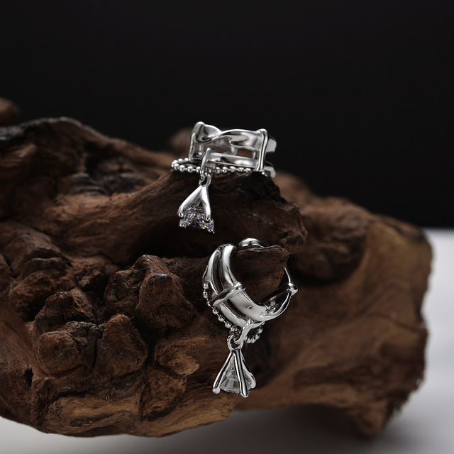 F.I.N.S 1PC Korean Earrings S9 - Ear Cuff No Piercing บทวิจารณ์และราคา