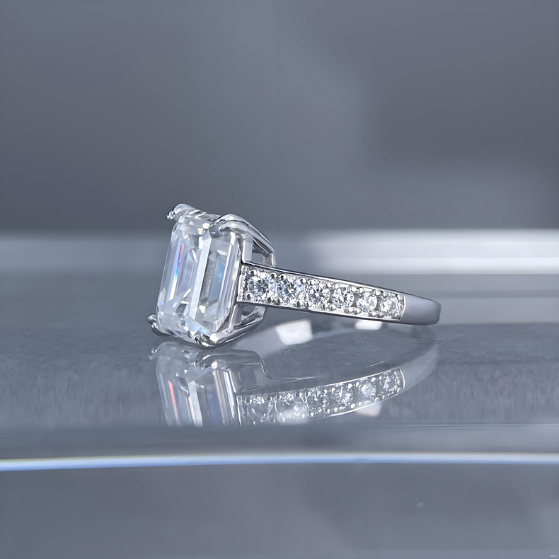 4 Carat Radiant Cut Moissanite - Moissanite Ring บทวิจารณ์และราคา